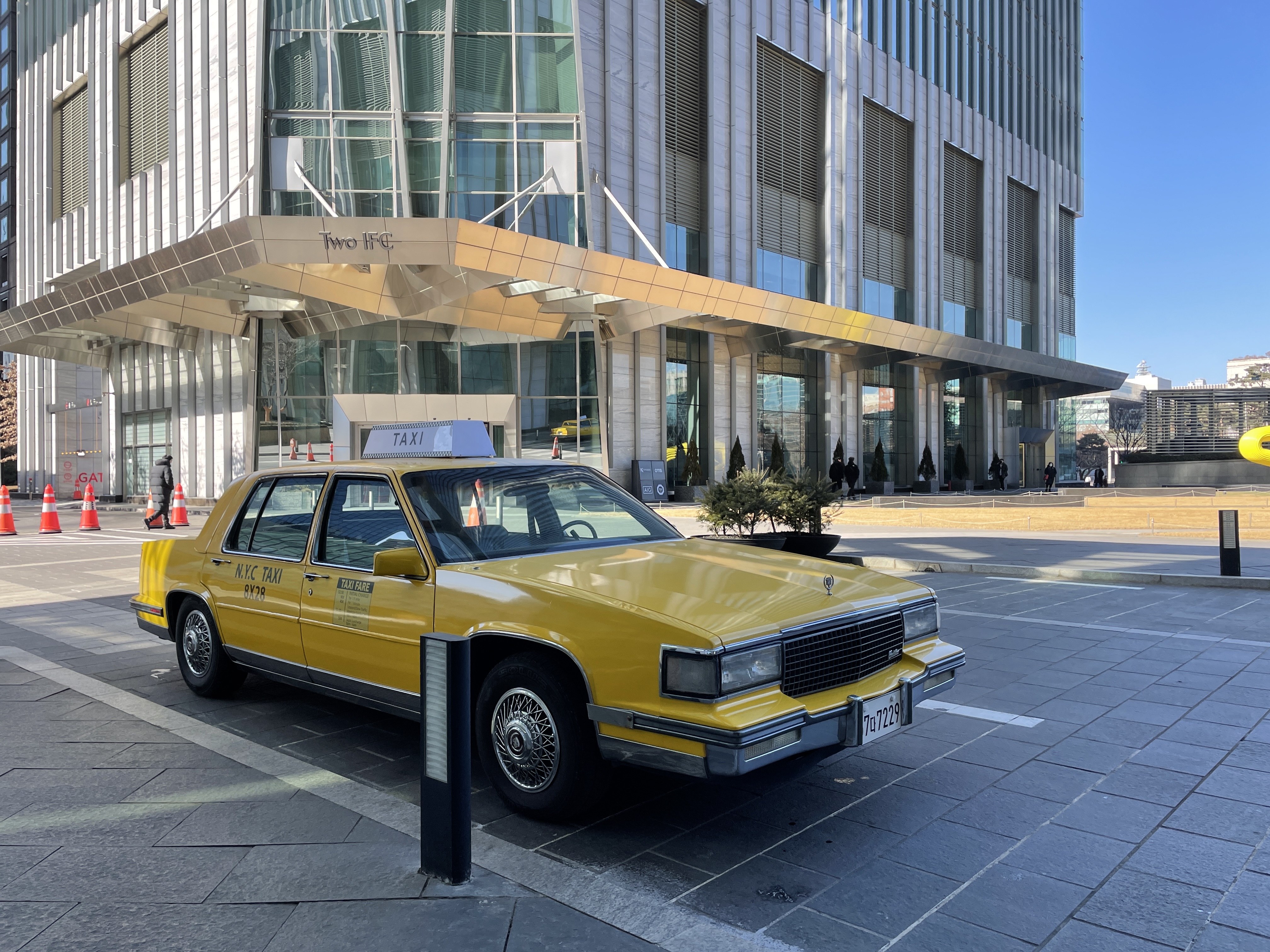 1986 cadillac fleetwood (newyork taxi)